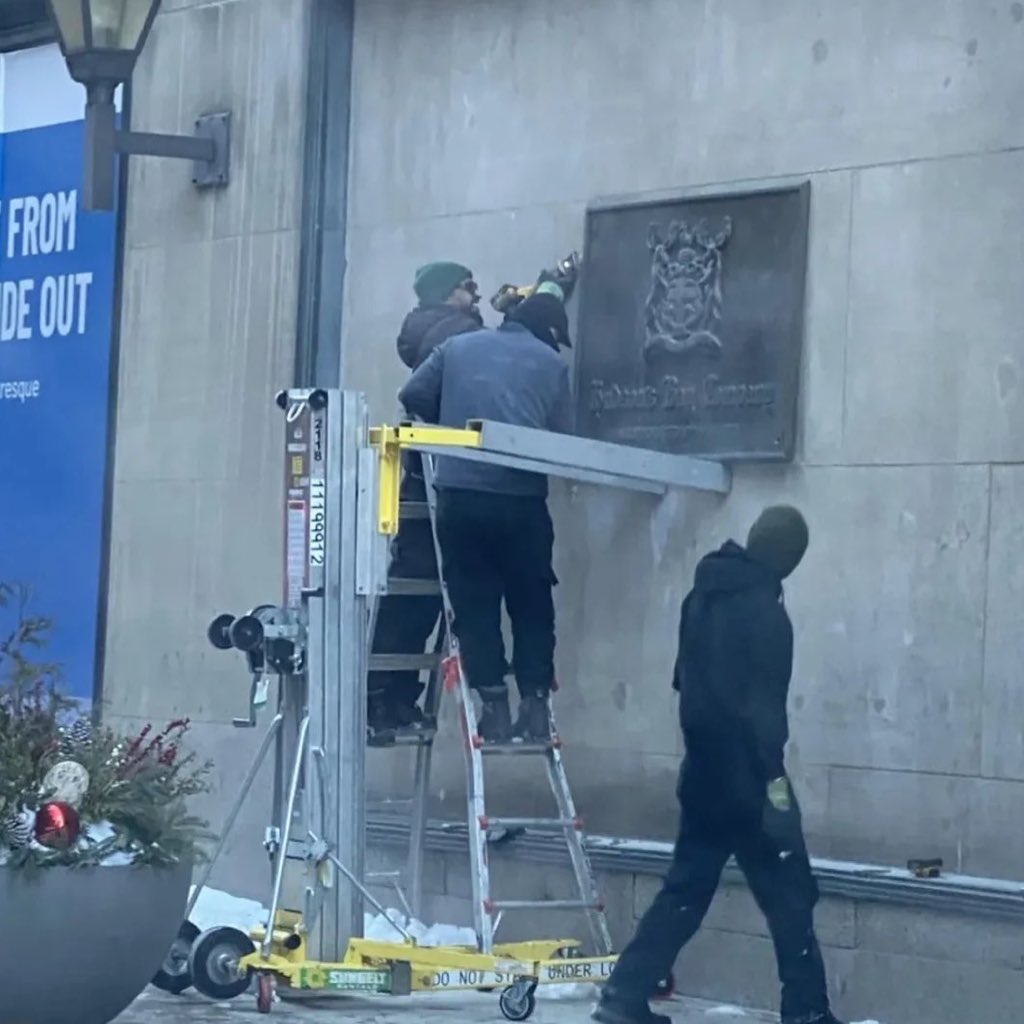 MadeInCAD 🇨🇦📈 tweet media