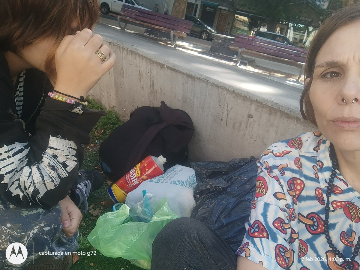 Pedido de ayuda a la comunidad de te. Soy de Mdp estoy en la calle con mi hija todo lo q tenemos es lo que está en foto. Necesitamos ayuda urgente. No doy más 
No tenemos á nadie. Dejo mis datos por ayuda o trabajo gracias.
Ana Burgi
Álias BURGILIA.BNA