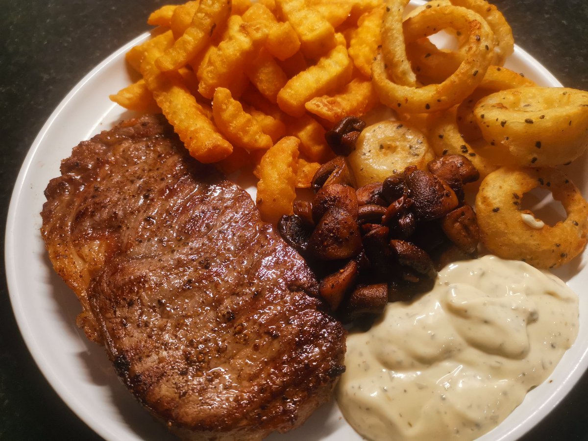 DaveWi11is's tweet image. So, I gave @AldiUK Wagyu steak a go tonight...
Turned out pretty good... Equivalent to getting a decent cut but not exceptional, having said that, I would buy again for a tenner!
#steaknight #foodpics
