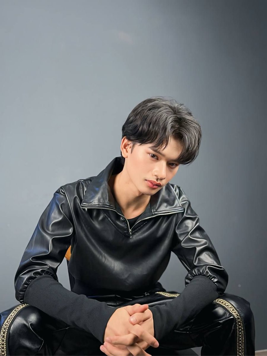 Min_yoonkitten's tweet photo. Hello Everyone🙏
I'd love to introduce you #HelloLove or "សាកស្រលាញ់បានទេ? ", a Khmer BL🇰🇭👬💙 produced &amp; made by @CornexStation from Cambodia, starring @LeangNgorng  and Rada

1st Episode: 8 Feb 26
via CorneXStation YT

Please give them lots of love &amp; support https://t.co/bh9EJlUunL
