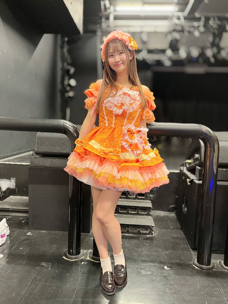 きょうかさんおつかれさまです🌙 本日は渋谷でアプリコットオレンジの