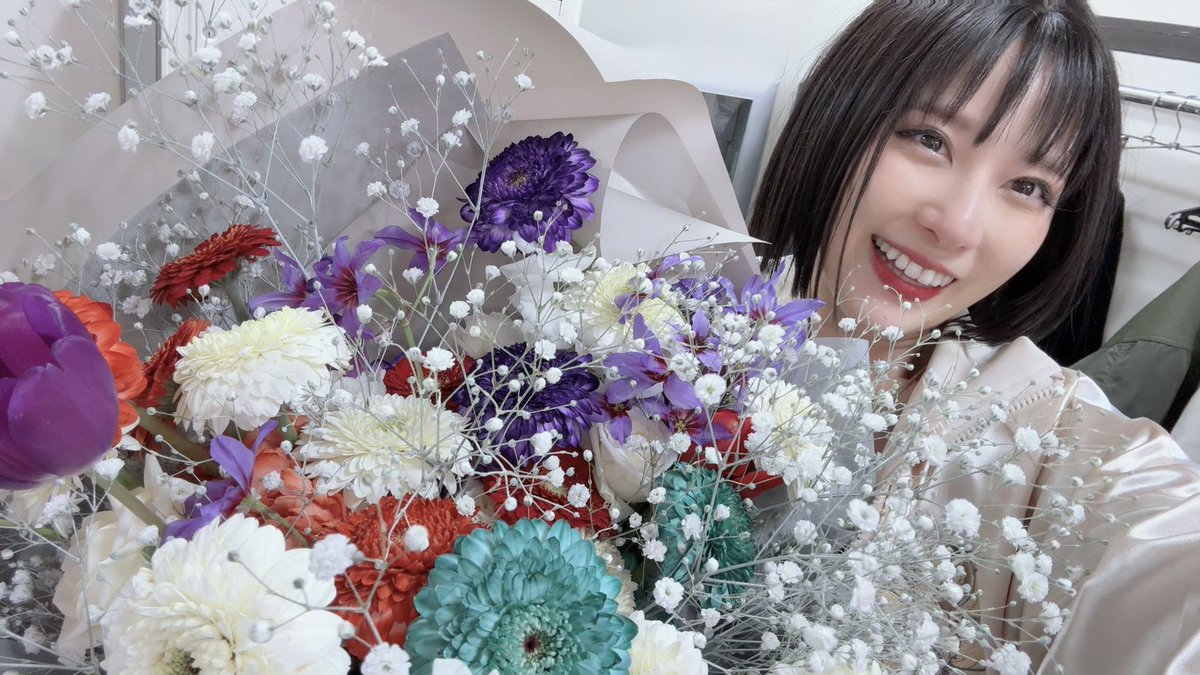 anju_inami's tweet image. 🎸✨️初スタンディングライブツアー✨️🎸
Next Celebration Tour『昂ル背中で愛を語レ』
@ YOKOHAMA Bay Hall🚢

なんて素晴らしい幕開けだったんだろう

〝夢のような本当の今日〟が
こんなにも歌と重なり合って、想い合って
ひとりひとりに広がってゆく。

今日、みんなと咲かせた大きな花は…