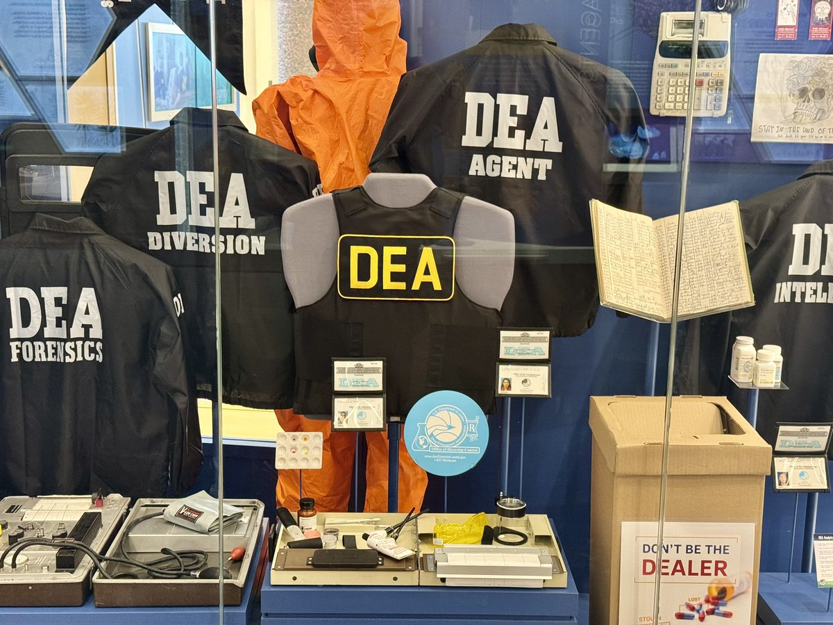 eugenio_zoffili's tweet photo. #STOPDROGA 🇺🇸 Nel quartier generale della DEA ad Arlington, negli Stati Uniti d’America, ho incontrato il Vicedirettore dell’Agenzia federale antidroga statunitense, Daniel Salter con il suo team.
La lotta alla criminalità organizzata, al traffico di droga e alla nuove sostanze come il fentanyl è una priorità assoluta. Ho invitato la DEA alla Conferenza internazionale dell’Assemblea parlamentare OSCE che terrò a maggio alla Camera dei deputati a Roma, dedicata proprio a questo tema.

📸 Foto: https://t.co/Lb3hpwhjkD
