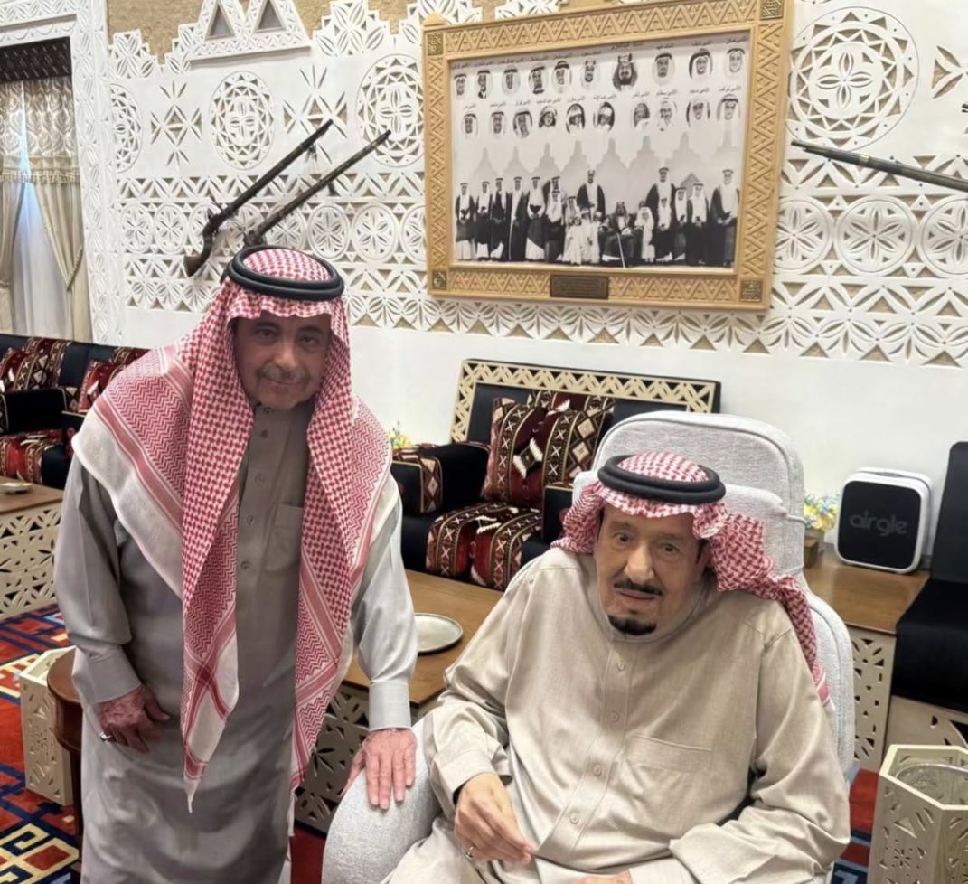 مولاي #خادم_الحرمين_الشريفين 
الملك #سلمان_بن_عبدالعزيز 
حفظه الله ورعاه …
والأمير فيصل بن سعود بن محمد 
حفظه الله