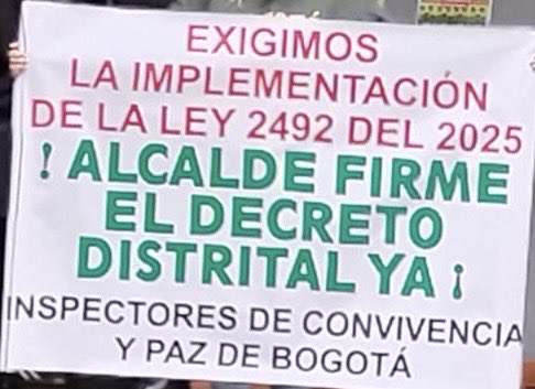 andrew0131's tweet photo. @RTVCnoticias El mayor ejemplo en cumplimiento de la ley debería ser Bogotá como capital de este país……. https://t.co/ET0fOJSIC3
