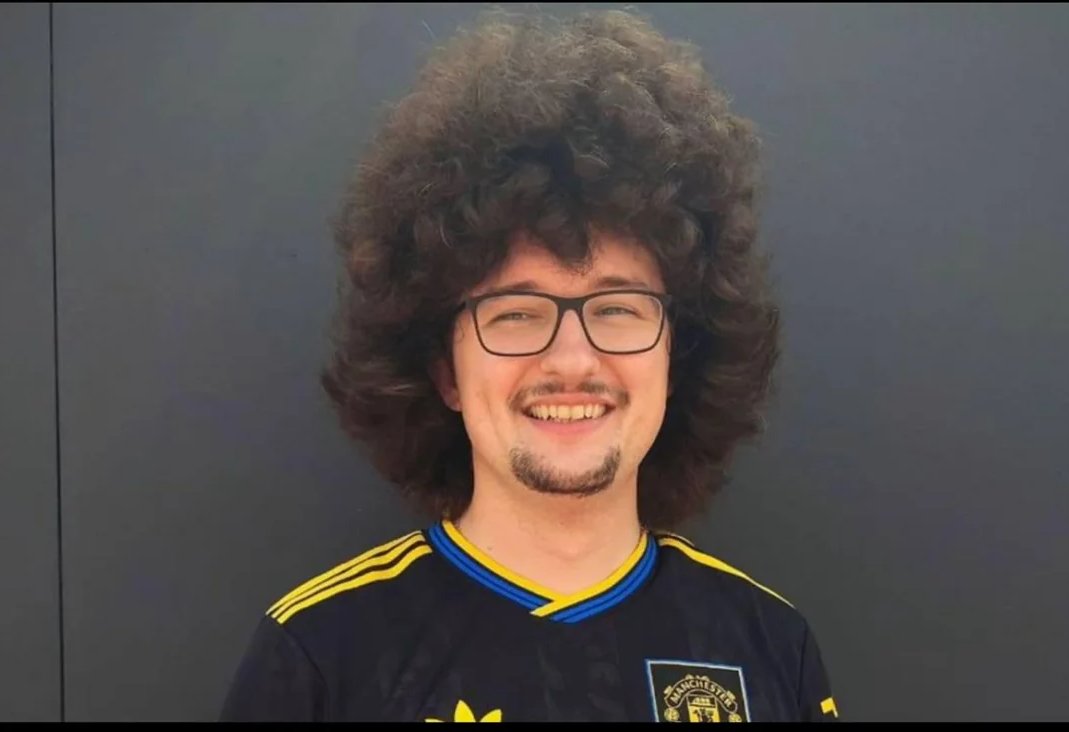 TrollFootball's tweet photo. The saddest Man United fan in the world right now https://t.co/eK9SztY1Yu