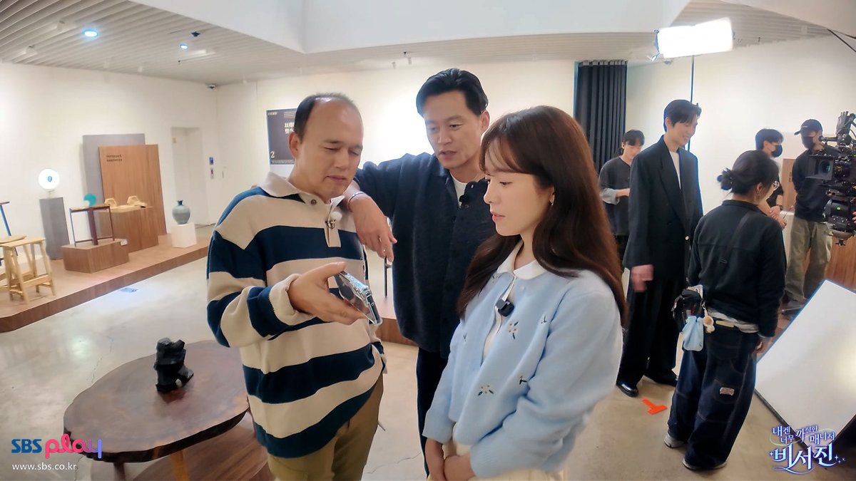daheeverse's tweet photo. Watching this show feels like I'm just also watching S2 of #BehindEveryStar. They perfectly casted the new managers for these celebrities as subs. Surely, the vision of the prod on how this show will make them realize the essence of their real managers is 💯 

#MyGrumpySecretary https://t.co/QdTRluqHyc
