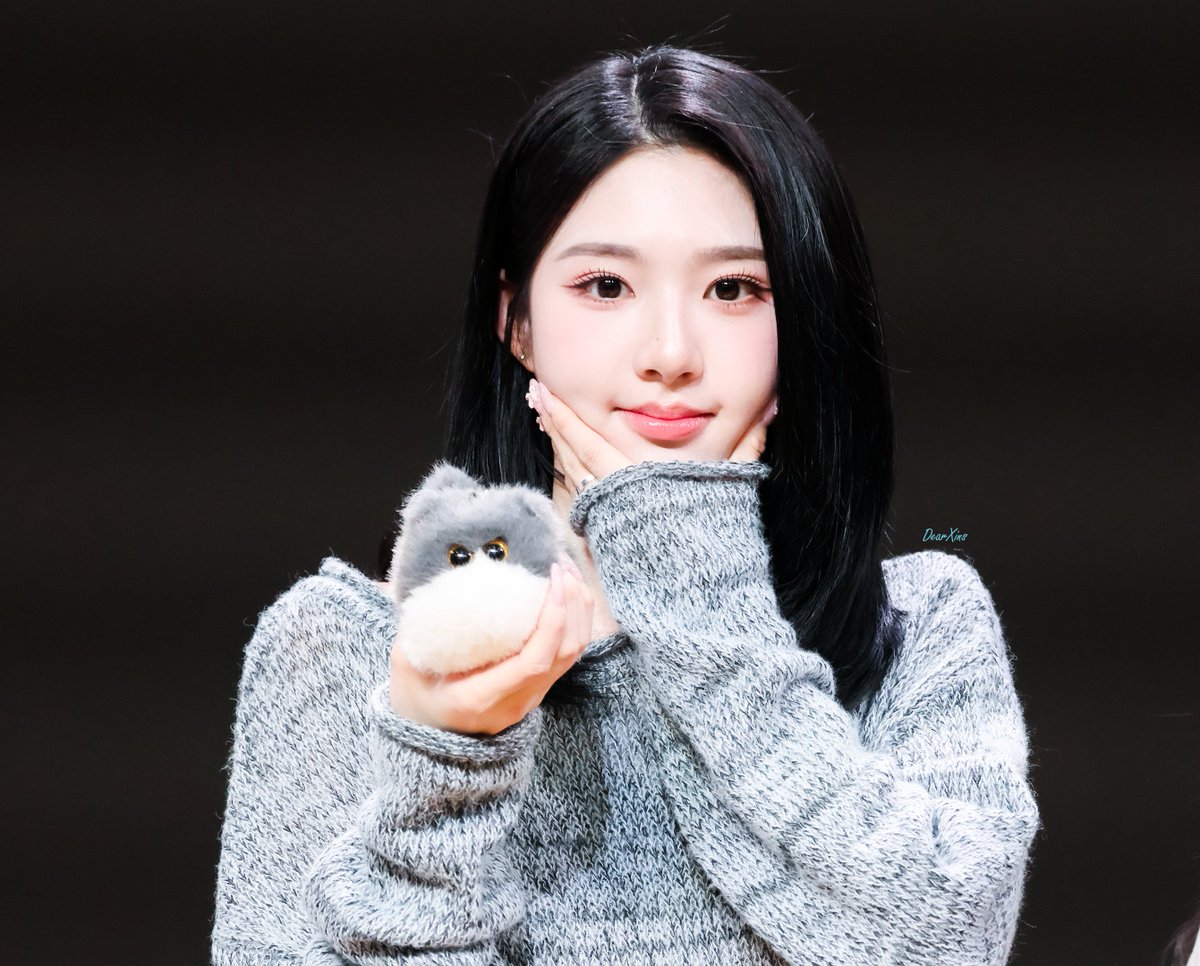 DearXins's tweet photo. 260125 에버라인 팬사인회 4P
#트리플에스 #tripleS #신위 #Xinyu https://t.co/tGMZkRntT3