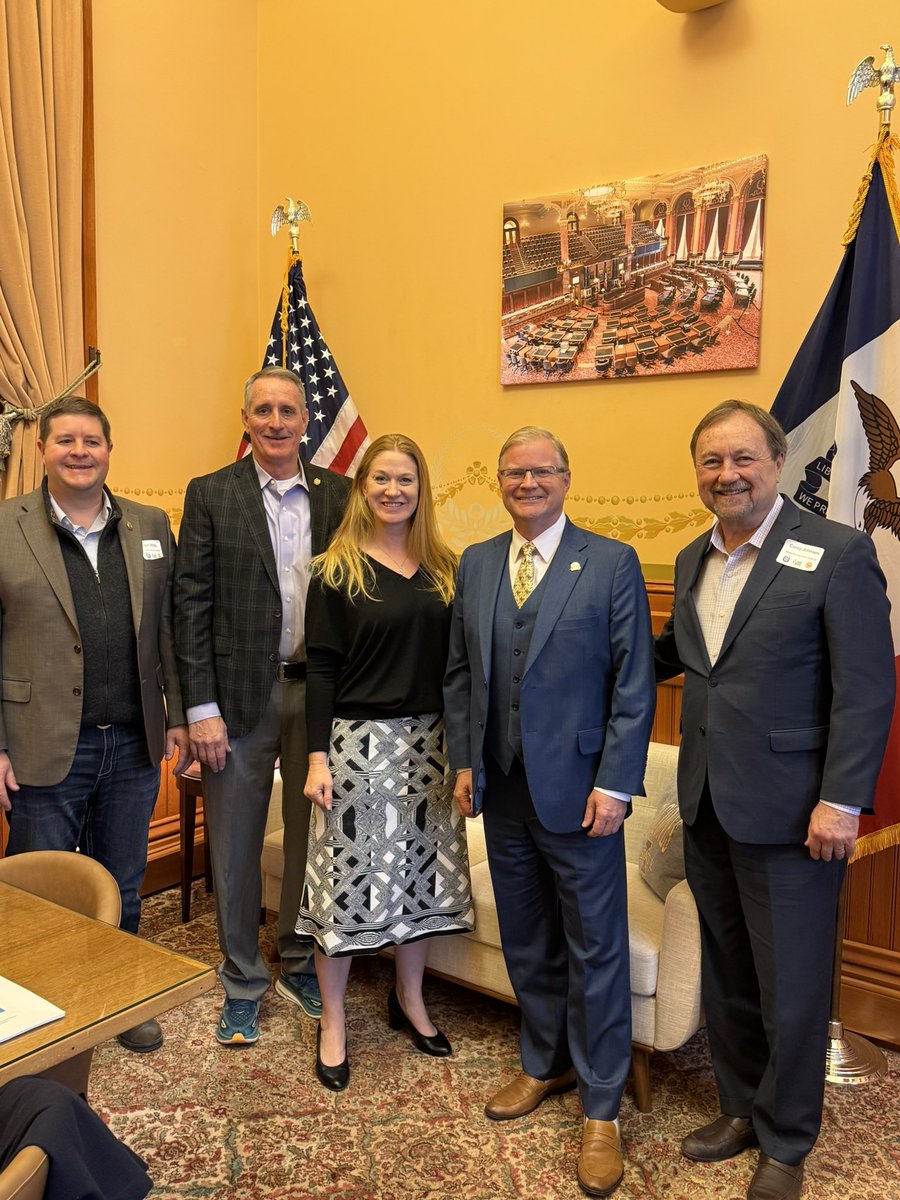 Great day in Des Moines this week for Horsemen’s Day at the Capitol with the <a href="/IowaHBPA/">IA HBPA</a> The Iowa Capitol building is beautiful &amp; it is always good to see my longtime friend, Senate President Amy Sinclair. 
<a href="/IASenateGOP/">Iowa Senate GOP</a> <a href="/Erebus80/">Jon Moss</a>