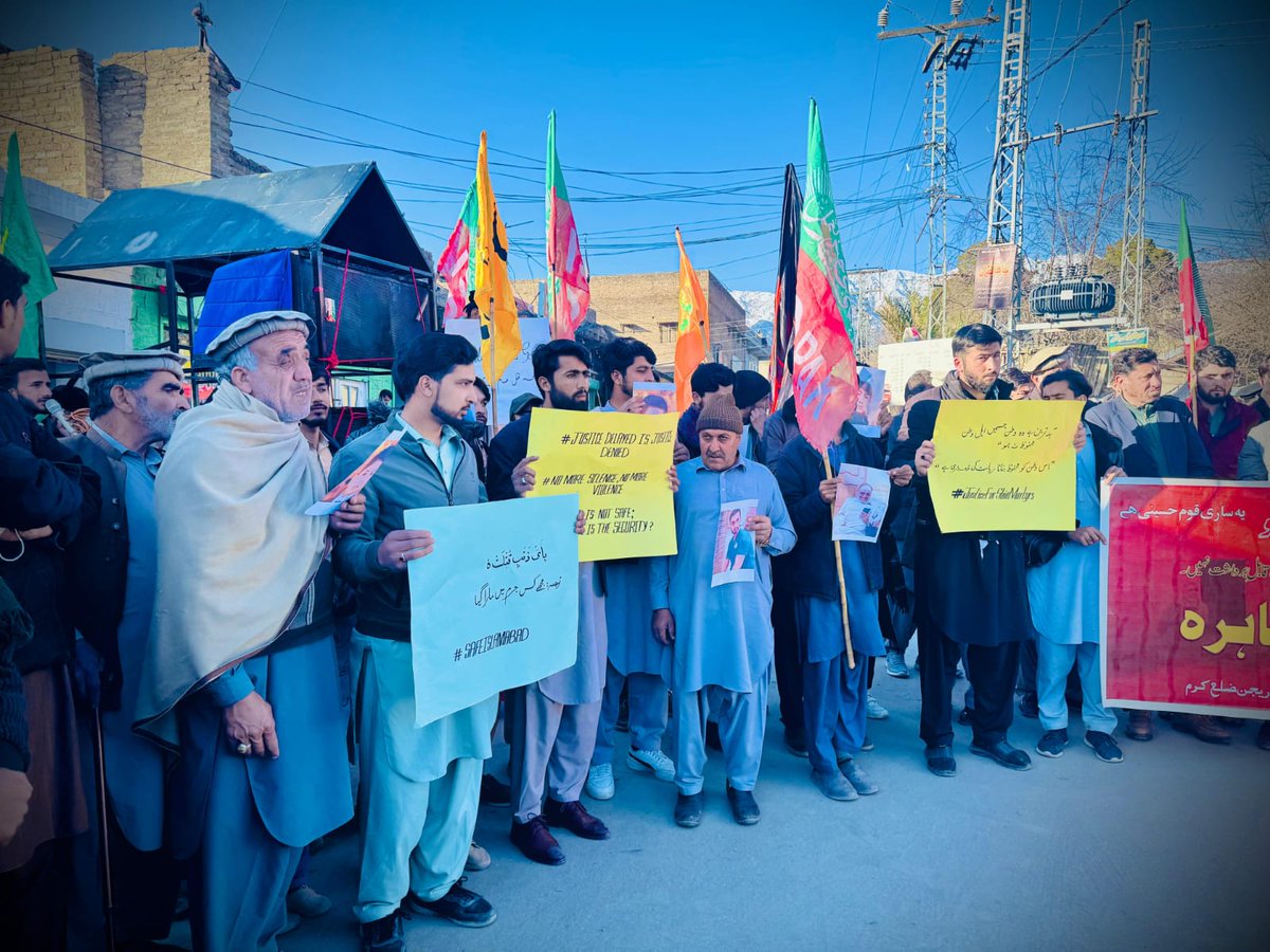 imamia_students's tweet photo. امامیہ اسٹوڈنٹس اورگنائزیشن پاکستان ڈسٹرکٹ کرم کے زیر اہتمام اسلام آباد میں ہونے والے افسوس ناک حادثے پر کشمیر چوک سے پاراچنار پریس کلب تک احتجاجی مظاہرہ کیا گیا جس میں حاضرین سے سابقہ ڈویژنل صدر رکن قومی اسمبلی انجینئر حمید حسین نے اپنے خیالات کا اظہار کیا۔

#ISO
#IslamabadBlast https://t.co/A8frG687cH