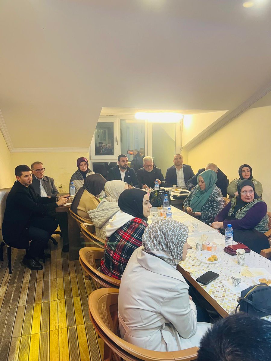 akpartibduzu's tweet photo. 📍 Yakuplu Mahallesi toplantımız

İlçe Yönetim Kurulu Üyemiz Murat Kılıç, Mahalle Başkanımız Halil İbrahim Balıkçı ve mahalle yönetim kurulumuzun katılımlarıyla gerçekleştirdik.

Beylikdüzü’nde güzel yarınlara… ✨

#HerMahallesiyleBeylikdüzü https://t.co/C8fuz6by4Q