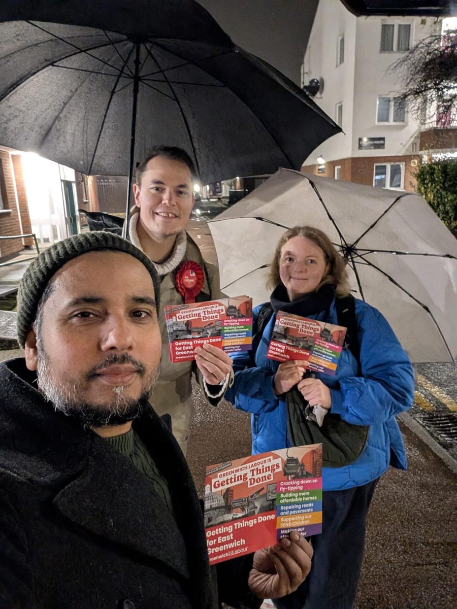 erikjcummins's tweet photo. Rain or shine, the East Greenwich Labour team is always happy to speak with residents ☔ Thanks to all residents for the many useful conversations we've had during this week 🗣️ https://t.co/D1koyZ5vqM
