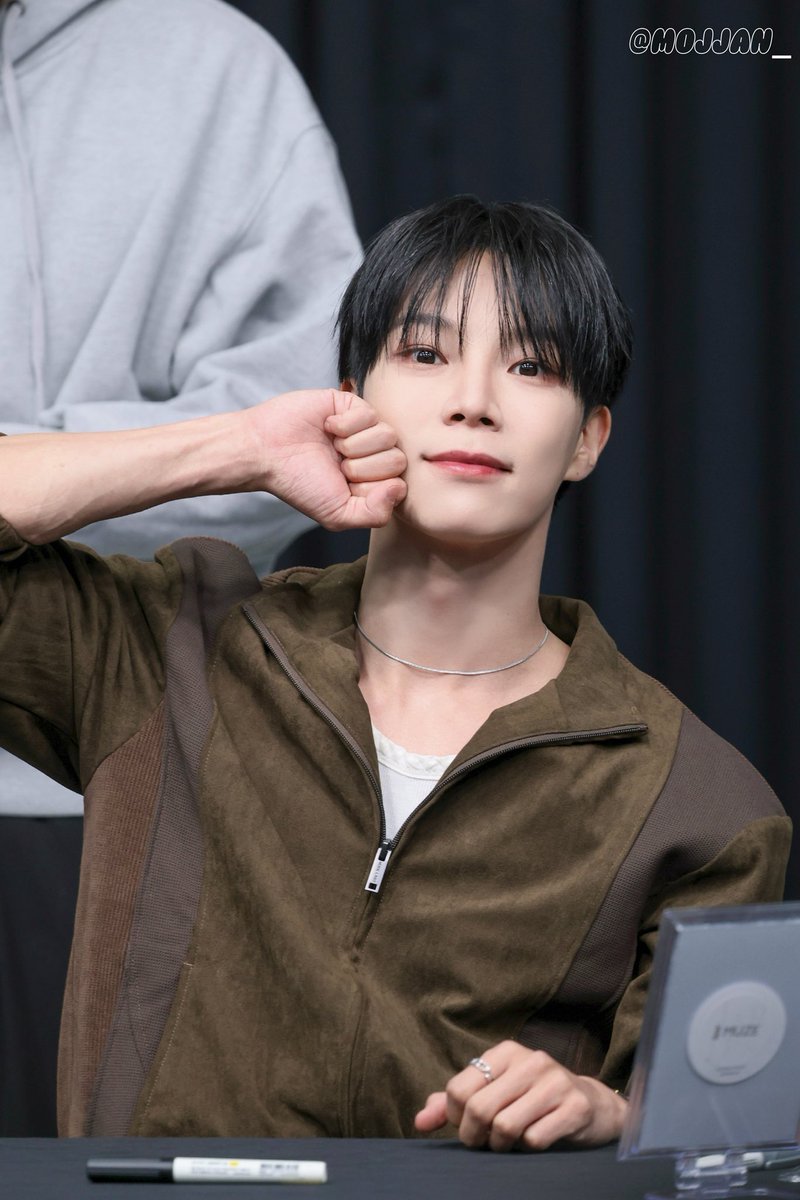 모쨘 tweet media