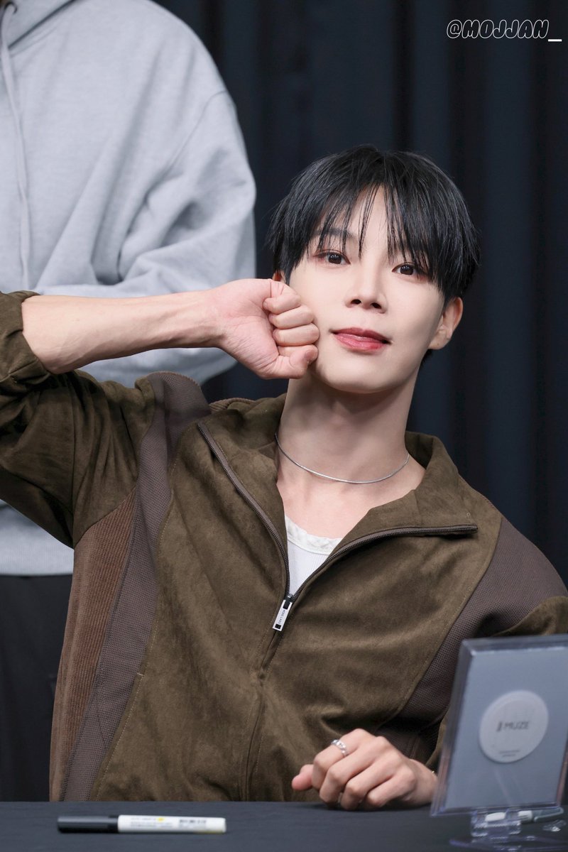 모쨘 tweet media