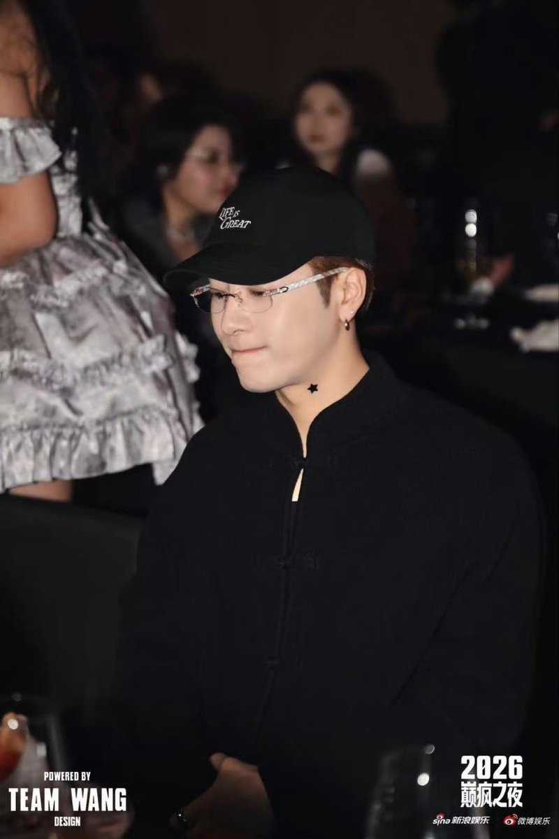 nafnsinghtophe1's tweet photo. คุณครีเอทีฟไดเร็กเตอร์🖤
#JacksonWang https://t.co/FYhpWij7w8