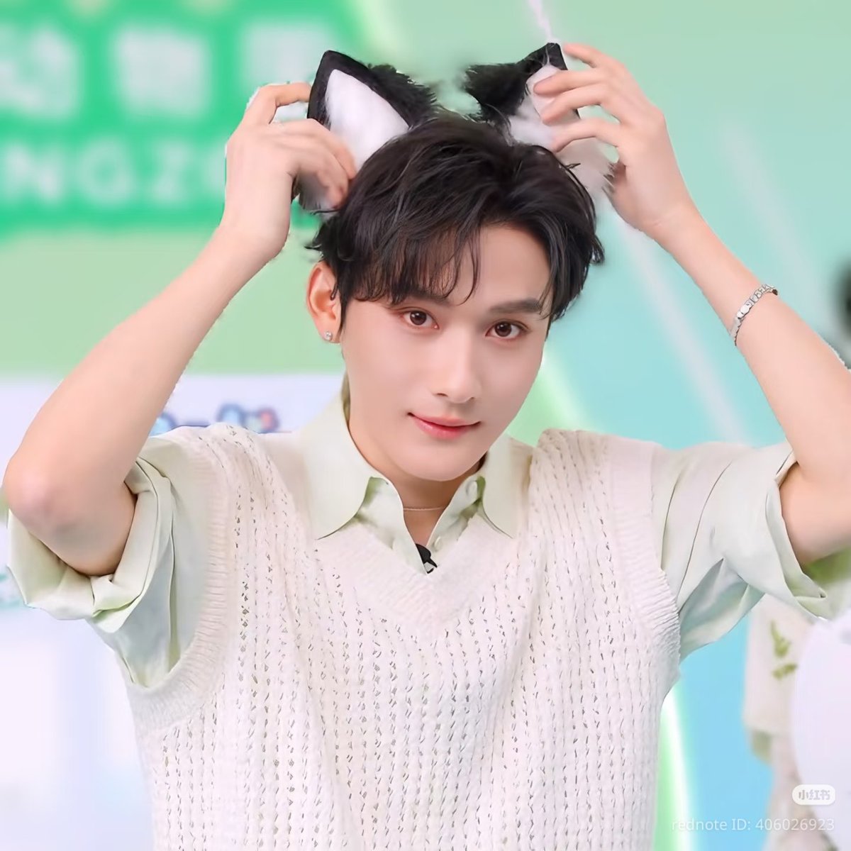 whisperer, blue mischief... tweet media