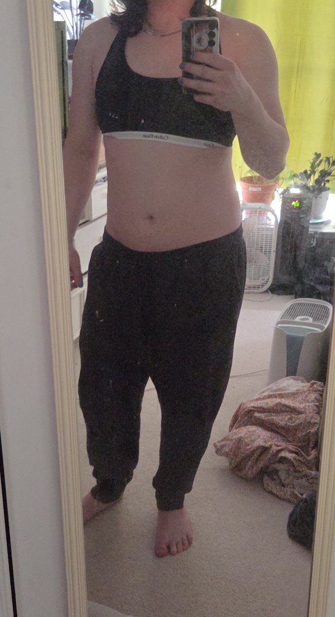 fluppedder's tweet image. Ok fine ill get up