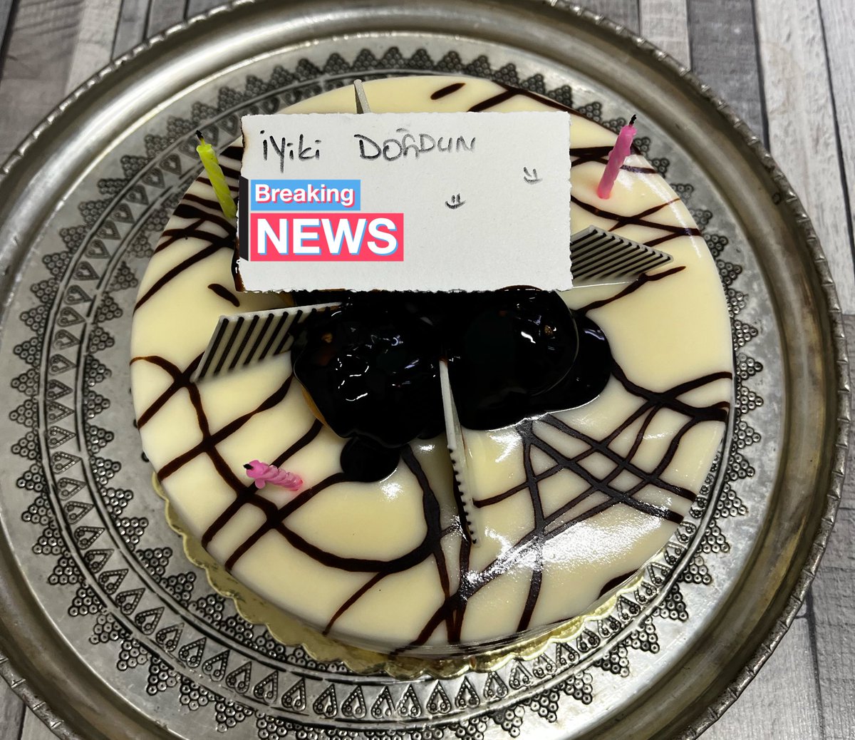 Ben sizden razıyım yaa (en değerlim ve iş arkadaşlarım) her ne kdr kurye düşüp çiçeğimi mahvetse de..