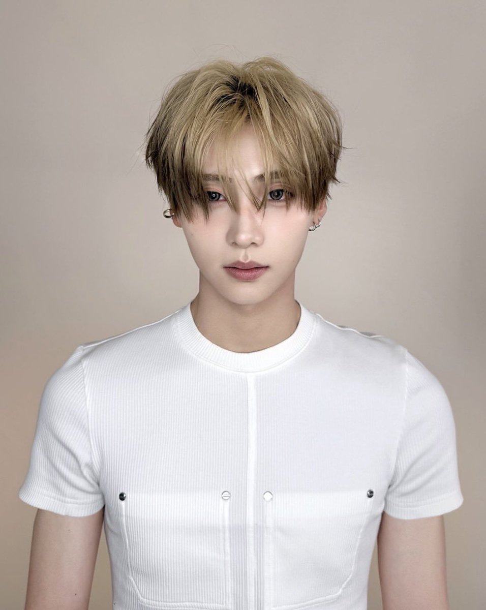 wonyangiful's tweet photo. michin face                                    michin body https://t.co/xo3XqJVmQT