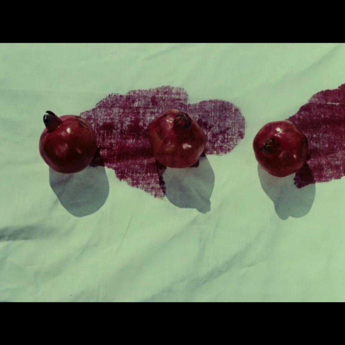 Seherekr17's tweet photo. “Hepimiz kendimizi birbirimizde arıyoruz.”

Sergei Parajanov / The Color of Pomegranates (1969) https://t.co/a8PFNU803l