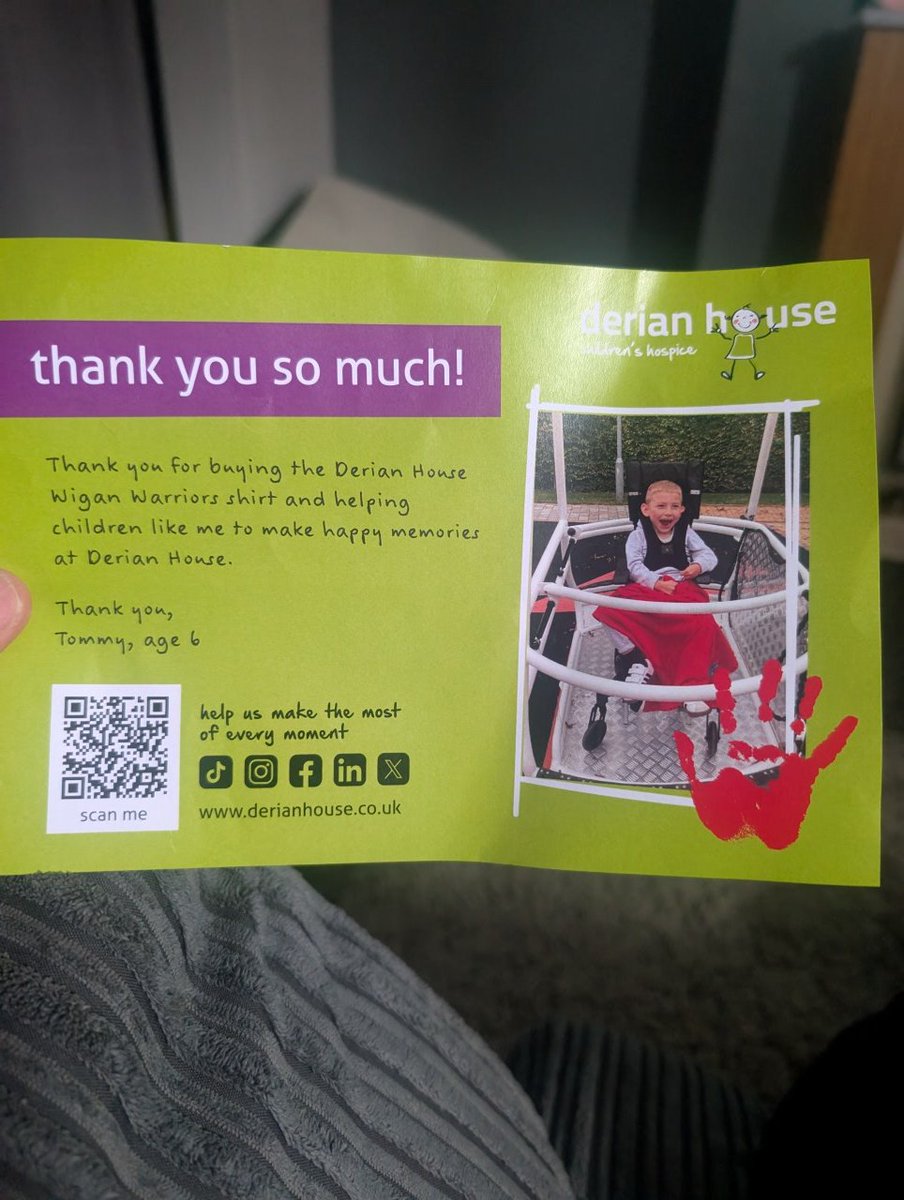 Lovely little touch with the new <a href="/WiganWarriorsRL/">Wigan Warriors 🍒⚪️</a> <a href="/DerianHouse/">Derian House Children's Hospice</a> shirt get scanning that QR code