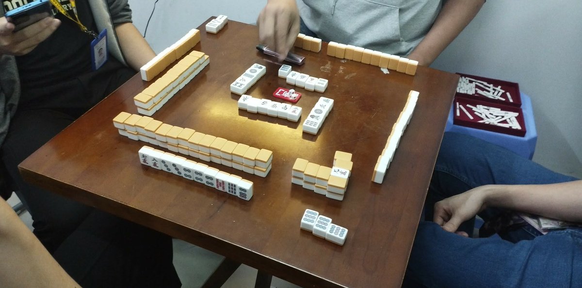 - Go to local Tekken club to have some match
- Some player decided they don't really like to play today, busted out a mahjong set
-> No matter where I go, I can't escape this