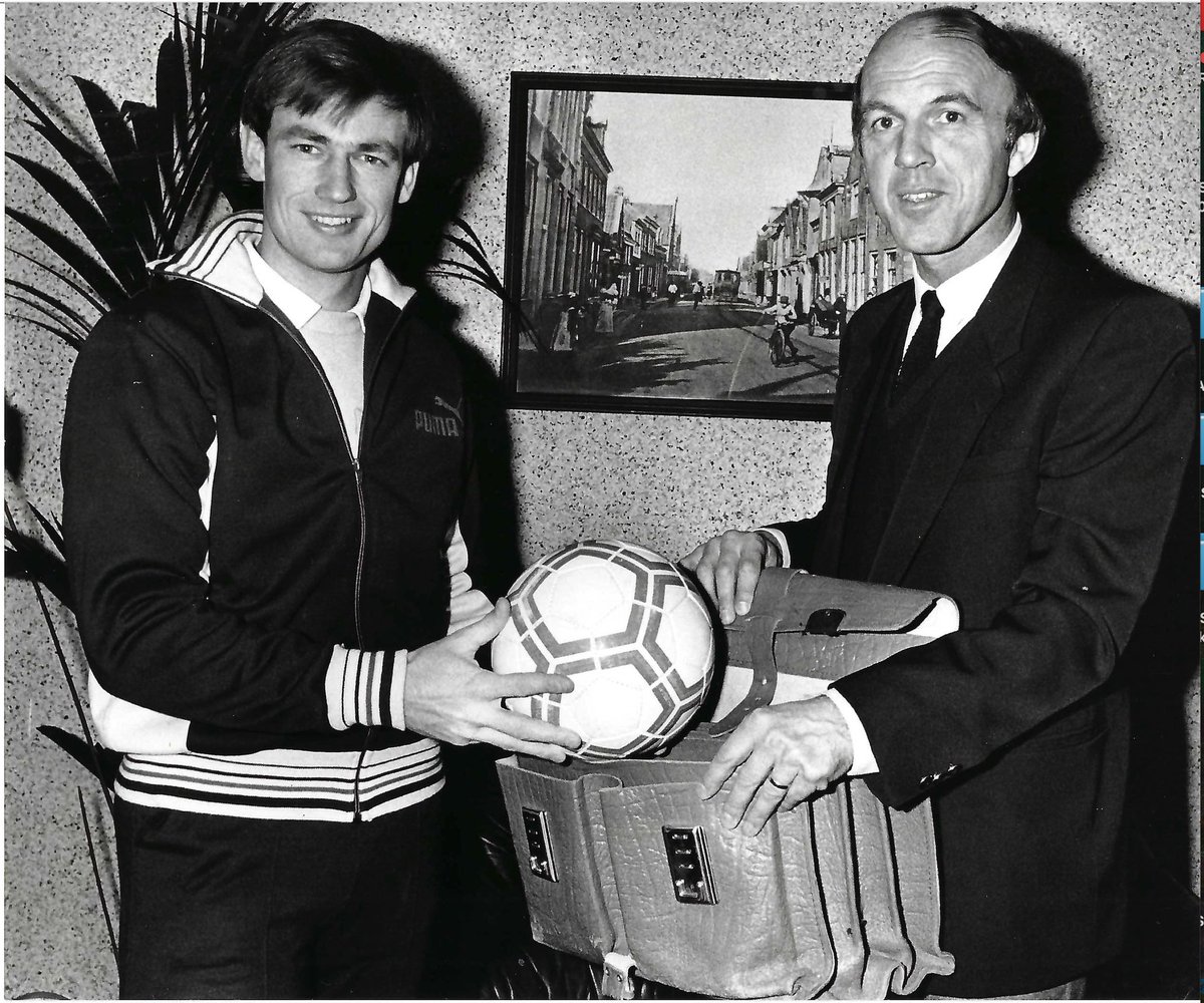 Joop Brand. My mentor, ex coach always an example. Happy to spend time together. Discussing many things as football today and ofcourse Goal Playing coaching by all staff. He fully agreed 😊. Still as sharp as a razor. Thanks for the always inspiring time Joop 🙏🏻🙏🏻🙏🏻