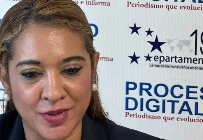 ProcesoDigital's tweet photo. #PRIMARAS Los profesionales del derecho Ana Cardona y Olbin Sarmiento se disputan la candidatura en el Frente Patria y Justicia del Colegio de Abogados. #ProcesoDigital