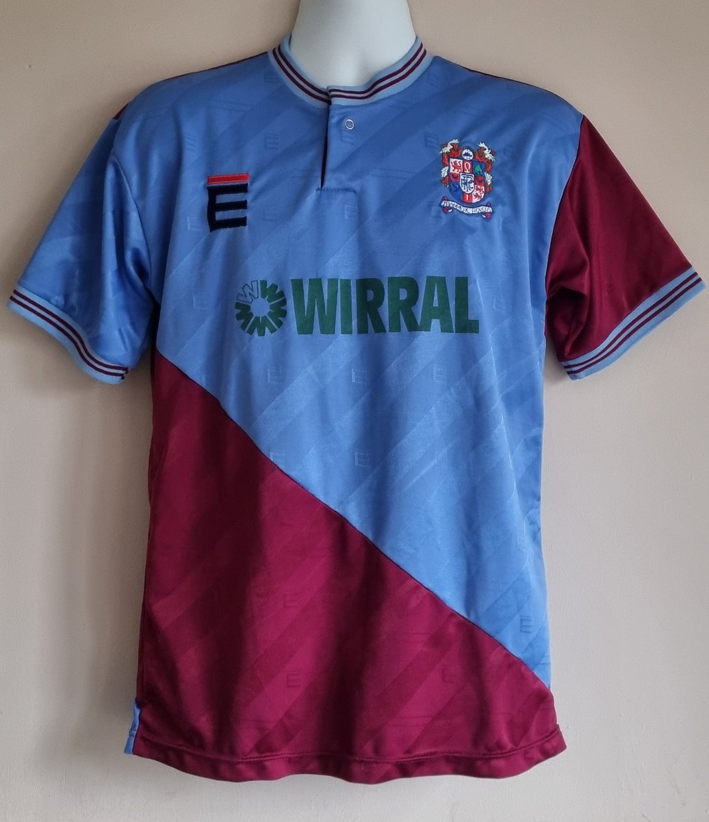 trfcshirts's tweet photo. 🕵‍♂️ Help Needed 🕵‍♂️

Can anyone from the SWA provide the reason for the discreet changes on these shirts used between 1989-91?

🟢⚪️ Green/white Council sponsor
👔    Striped/Checkered trim 

I've heard a couple of rumours but wondered if anyone knew for certain...? https://t.co/SBd4vjlmwr