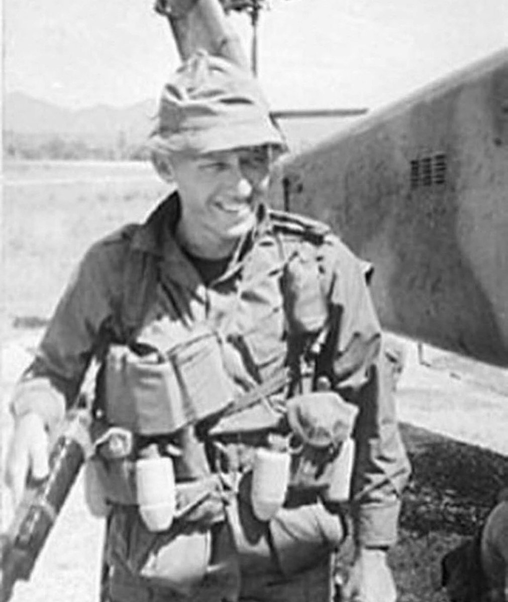 op_hawkeye's tweet photo. 2.7.1967 ~ First Lieutenant George Sisler 🇺🇸

#OpHawkeyeRemembers #GeorgeSisler #ArkansasState #5thSFG #MedalofHonor #CMOH #BronzeStar #PurpleHeart #DeOppressoLiber #supportourSOFcommunity #Operation_Hawkeye

📜 https://t.co/0IqJLtTYmq
📜 https://t.co/q9P4hGVxjh
📜 https://t.co/xFHGbkBMwa
📜 https://t.co/eYRLCtNvjJ
📰 https://t.co/9KZKjM9Dim
🎥 https://t.co/F1Dqf2n7Ng