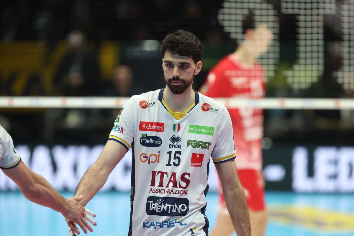 trentinovolley's tweet photo. 🏐📸 | BENTORNATO DANIELE LAVIA!
➖
Questo è il tuo posto: in campo con la maglia dell'Itas Trentino!
(✒️ Marco Trabalza) 
 ➖
 #⃣ #delMonteCoppa
 #⃣ #trentinonelcuore https://t.co/2MVODti68V