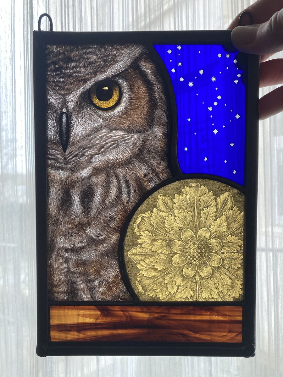LornaSharkey1's tweet photo. Latest hand painted stained glass panel featuring an owl, decorative flowery moon & “Orion the Hunter” star constellation 🦉💙✨✨
#glassart #decorativeart #glasscrafts #hastingsartist https://t.co/m1ZOSvEyAs
