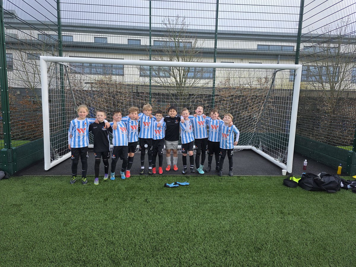 MapKings7s's tweet image. First game in the top division against a very good U10 Activate side. Both teams put on a show for the supporters, showing some great football, saves, and goals.
Onwards &amp;amp; Upwards 
🤍🩵BLUEARMY🩵🤍
@mapfootball 
@WCR_Ltd 
@RoofingRegal