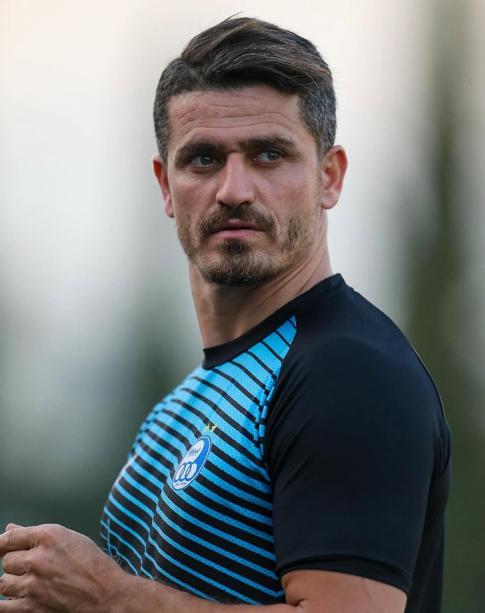 استقلال توییتر tweet media