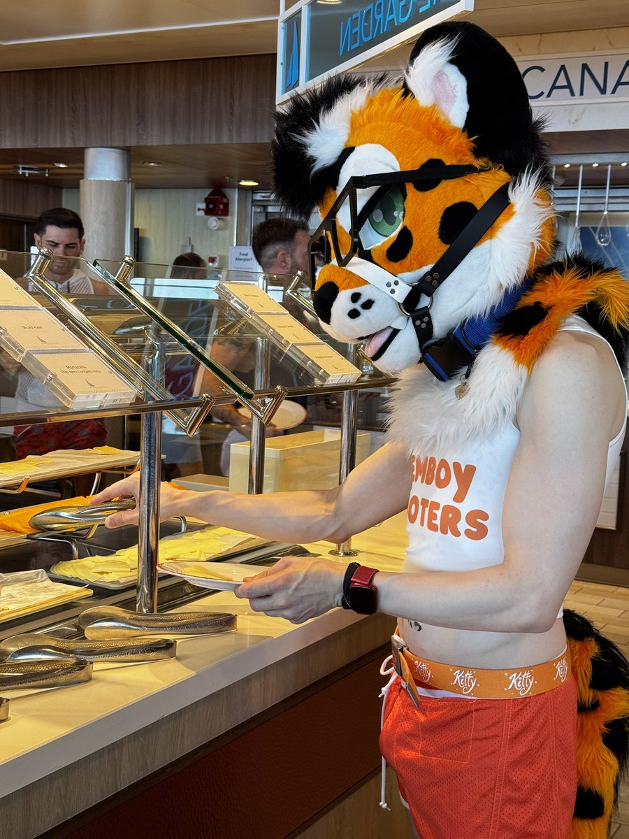 Sooo hungry after 8 hours of raving