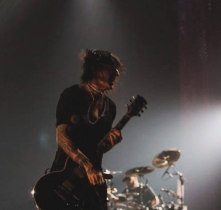 Existo verá o guns novamente tweet media