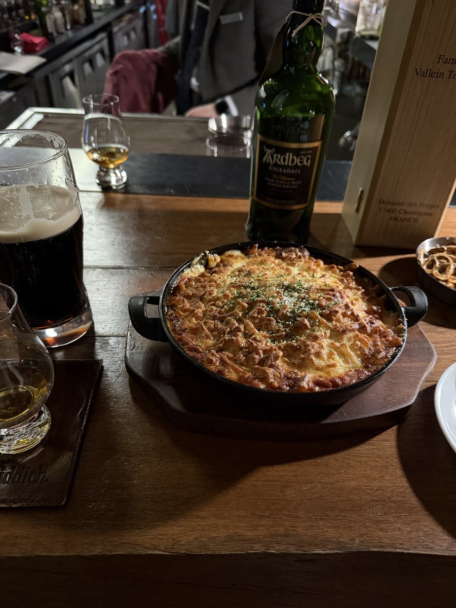 bangdidi6969's tweet photo. 파스타 . 피트 . 기네스 . 꼬냑 
행복 🥰 https://t.co/1JVg0UmnSi