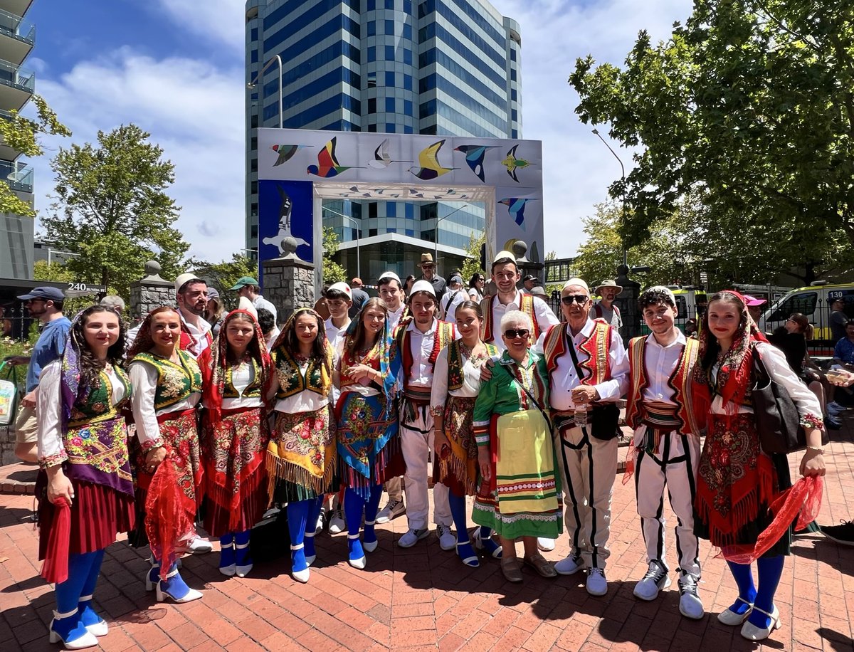 JBerdynaj's tweet photo. Kënaqësi të kishim Eagle Folk Dance🦅🇽🇰🇦🇱 në Festivalin Multikulturor në Canberra. Me tingujt, vallet e kostumet tradicionale, sollën atmosferë shqiptare në Glebe Park, ACT
#multiculti2026 https://t.co/mkFlqvs7CR