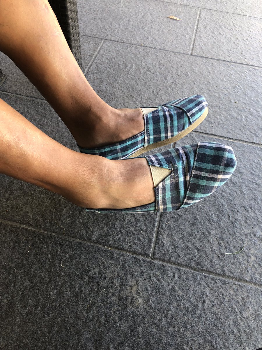 Mi marido tiene unas similares compradas acá en un festival de chamamé. 
Los límites nos los ponemos nosotros, los gauchos están contentos con mantener la tradición.