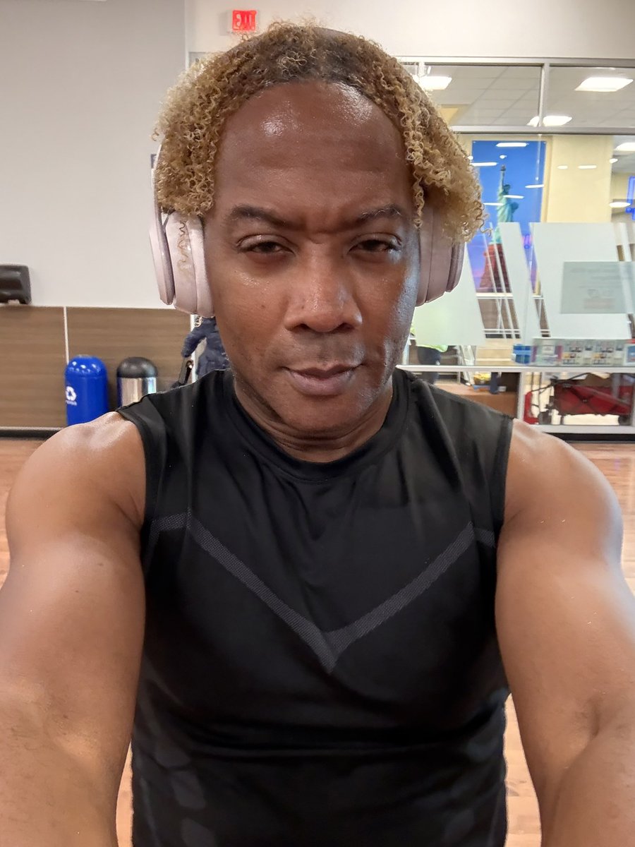 Chazz4you's tweet image. #spinclass #cycling #cycle24 with Roz #gym #workout #24hourfitness @24hourfitness