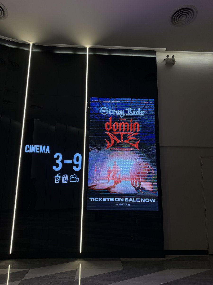 รีวิวโรงหนัง 2 ที่

MJ : ดู IMAX แสงเสียงต่างกับระบบปกติมากกๆๆๆจริงๆ จอใหญ่ เสียงกระหึ่มแบบอยู่ในคอนยังไม่ได้ยินชัดเท่านี้

SF : แสงเสียงอาจจะยังไม่สู้ แต่ชอบเก้าอี้ ประทับใจสุดคือการมีจอโปสเด็กหลงทุกที่ ละเปิดเพลงตั้งแต่เข้ายันออก

#The_dominATE_Experience
#TheDominAteExperience