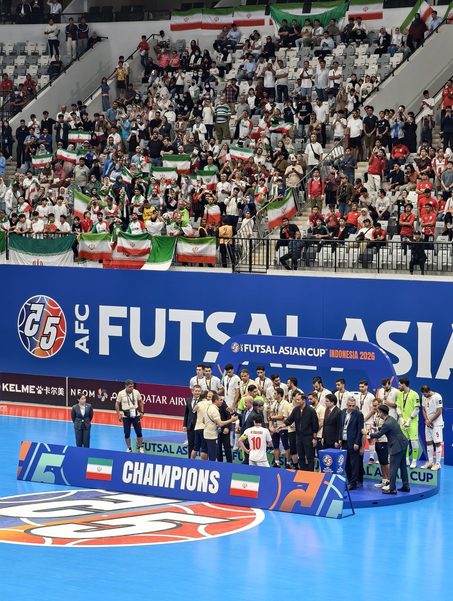 firzieidris's tweet photo. Some of the best futsal I've ever seen live. Tegakkan kepala-mu, skuad Garuda! Selamat bagi Timnas Iran! https://t.co/ikFM9UXftd