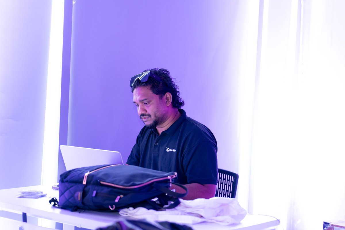 sparkhubmv's tweet photo. At the kickoff of #GenAIHack26, @yaanteoa  spoke about our journey in building the startup ecosystem — and why this hackathon is about one thing: moving teams from ideas to shipped products using Generative AI.

In partnership with @dhiraagu
Co-partnered with @synetecs https://t.co/easmDAMi2F