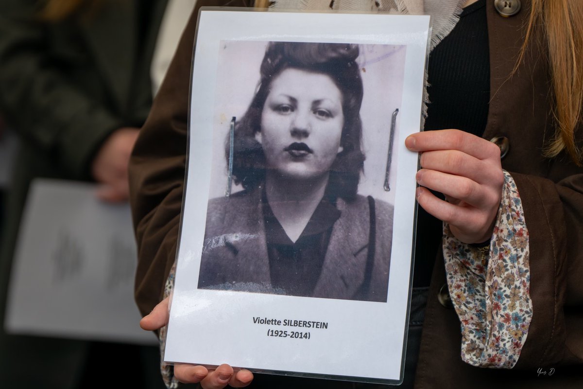 LilleFives1942's tweet photo. En juillet 1943, Violette n’avait pas encore 18 ans. Elle était amoureuse. Comme beaucoup de jeunes filles de son âge, elle aimait aller au cinéma, malgré les interdits imposés aux Juifs. Son père Antoine, tailleur, avait dû abandonner son métier. Leur quotidien se rétrécissait.. https://t.co/rYPmtYx1nv