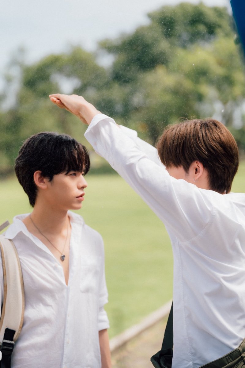 twnpich's tweet photo. ด้วงบังฝนให้เองน้าาาา 

DUANG WITH YOU EP2
#ด้วงกับเธอEP2 https://t.co/LHEj8ZByzQ