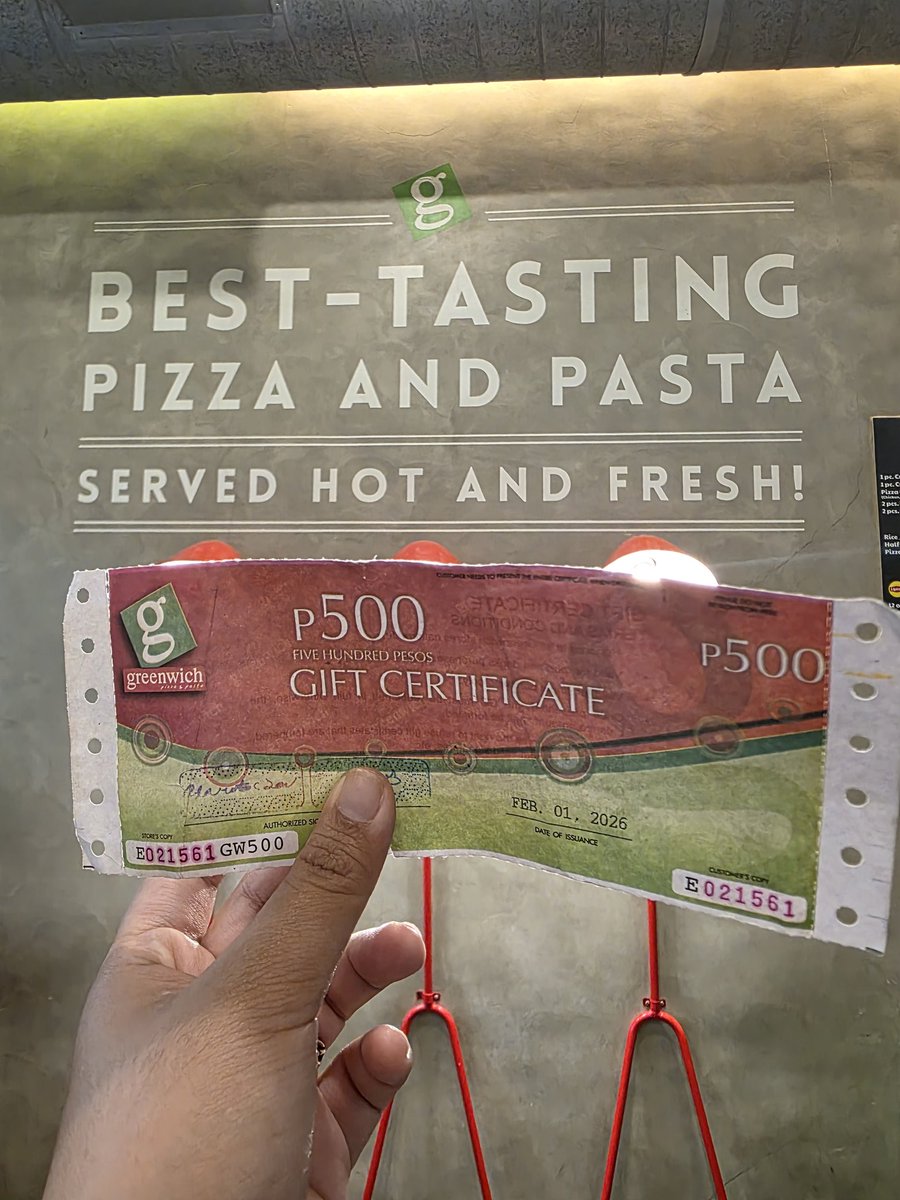 ccaketie's tweet photo. Thank you so much @greenwichpizza for the GC and for the unforgetable experience with Esnyr 💛💚💫

#SarapToFeelGTheFanMeet https://t.co/gN3EpZY8ng