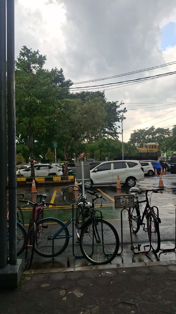 purringrainn's tweet photo. Tentang bagaimana kutemukan rasi bintang di matamu, agar aku tahu kemana aku harus pulang.

- Ikat aku di tulang belikatmu https://t.co/2fj9F4hiE1