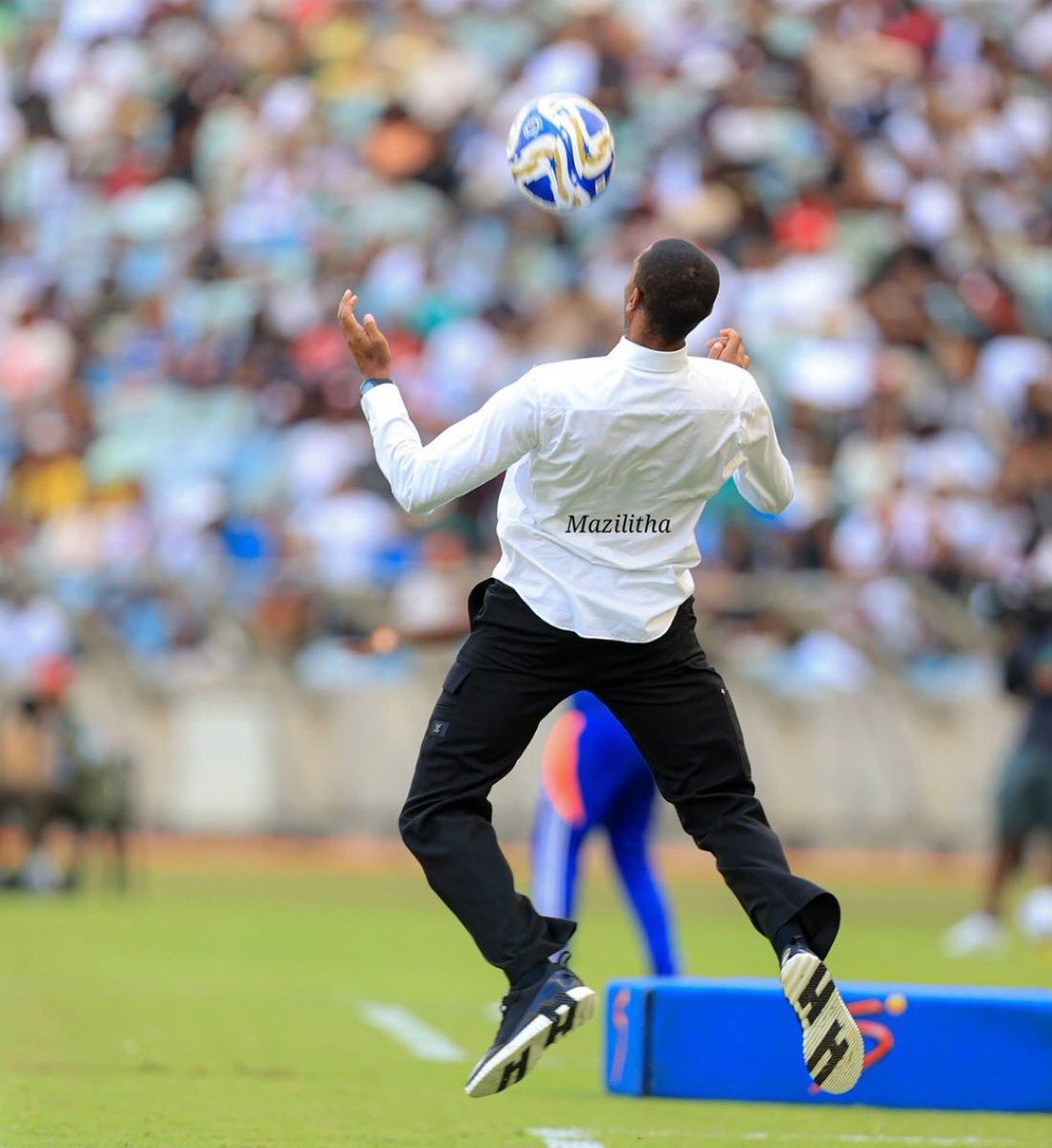 Wadu has more touches than Matlou in Nedbank Cup this year 😭😭