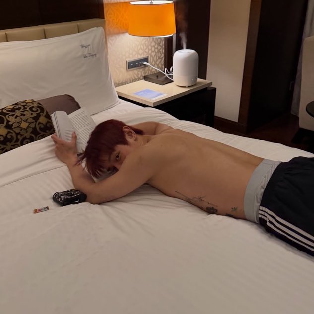 tijoulos's tweet image. esse twink maldito invoca tudo que ha de pior dentro de mim