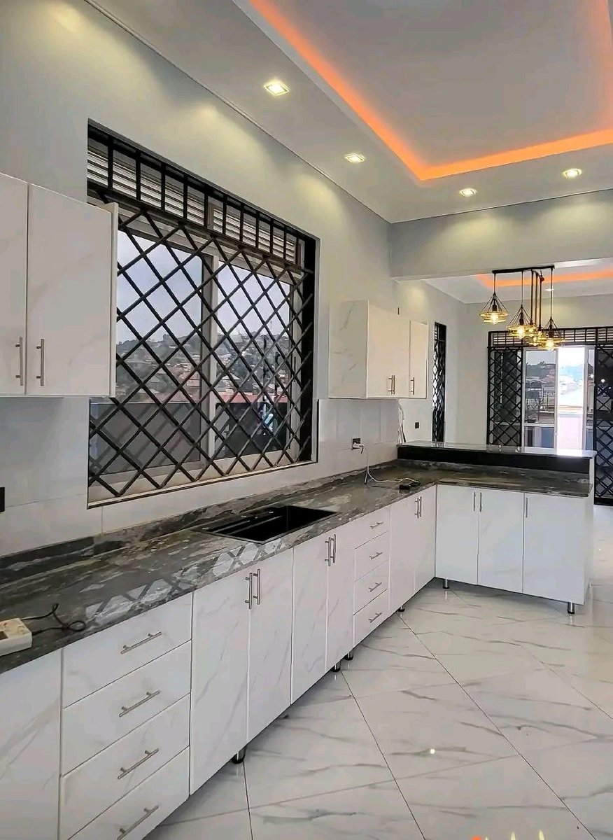 shukranproperty's tweet photo. BRAND NEW HOUSE FOR SALE
LOCATED IN KISAASI, KAMPALA
PRICED AT #550M UGX
#4BEDROOMS #4BATHROOMS, #2BOYS QUARTERS
PLOT SIZE #13DECIMALS LAND TITLE PRIVATE MAILO
0706592177 https://t.co/YvdcqUj5zS